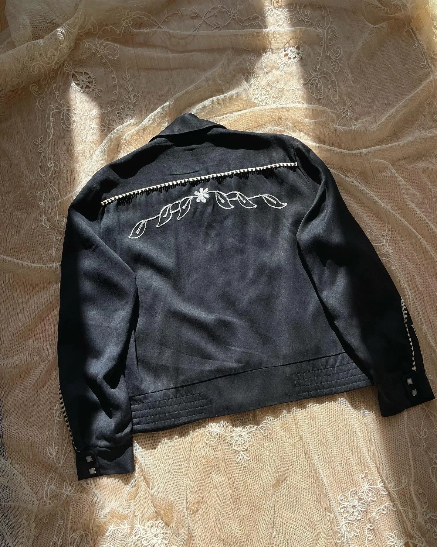 1950s MacMurray of California Western Rockabilly Embroidered Gabardine Fringe Trim Pearl Snap Jacket