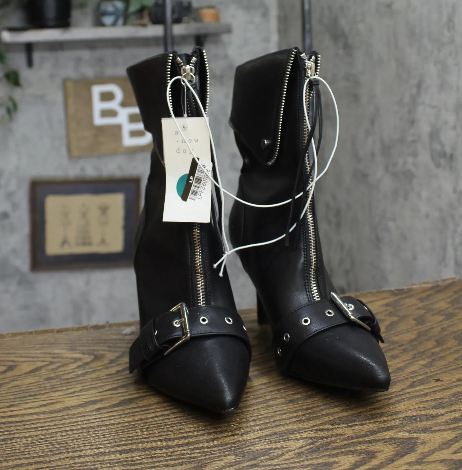 A New Day Womens Mickey Point Toe Moto Ankle Boots 90974111 Black 9M