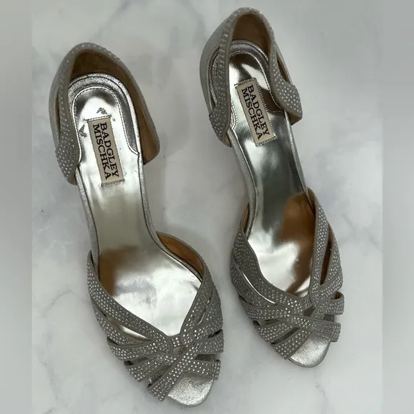 Badgley Mischka D'Orsay Peep Toe Bridal Pumps – Size 9.5 ✨
