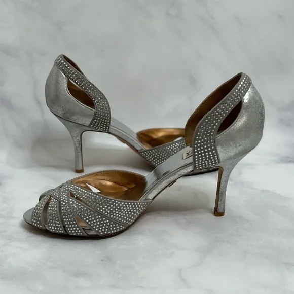 Badgley Mischka D'Orsay Peep Toe Bridal Pumps – Size 9.5 ✨