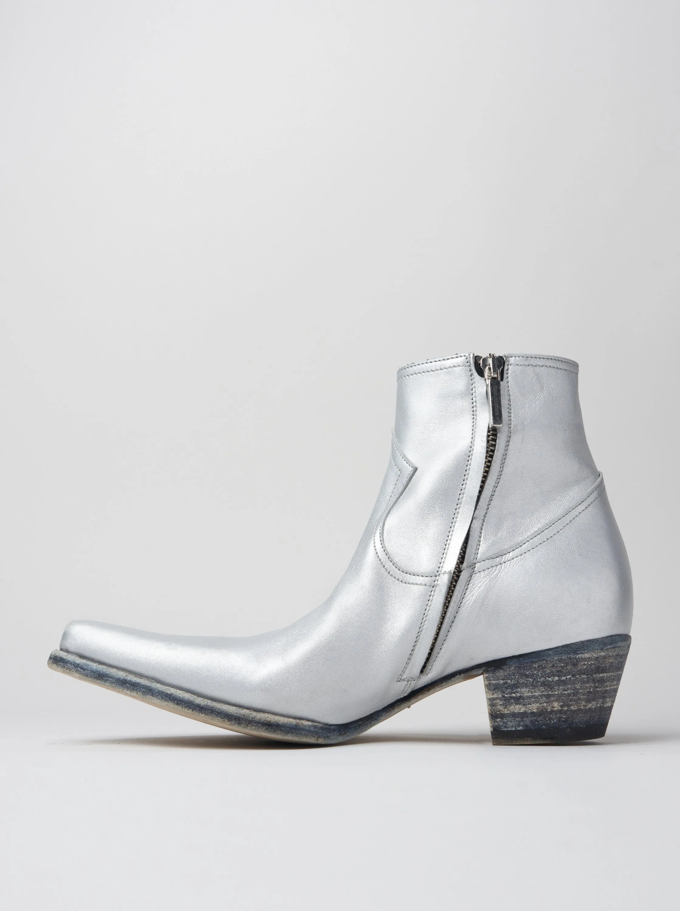 CLINT ANKLE BOOT IN DISTRESSED SILVER LEATHER
