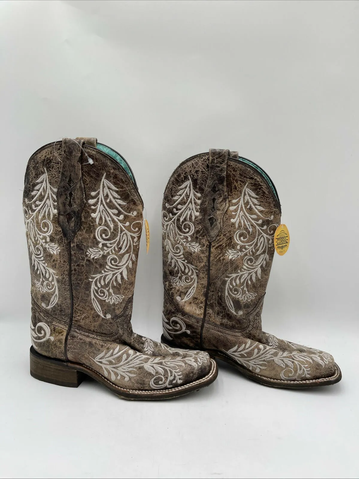 Corral Distressed Filigree Embroidery Leather Square Toe Western Boots Size 8M - Very Good