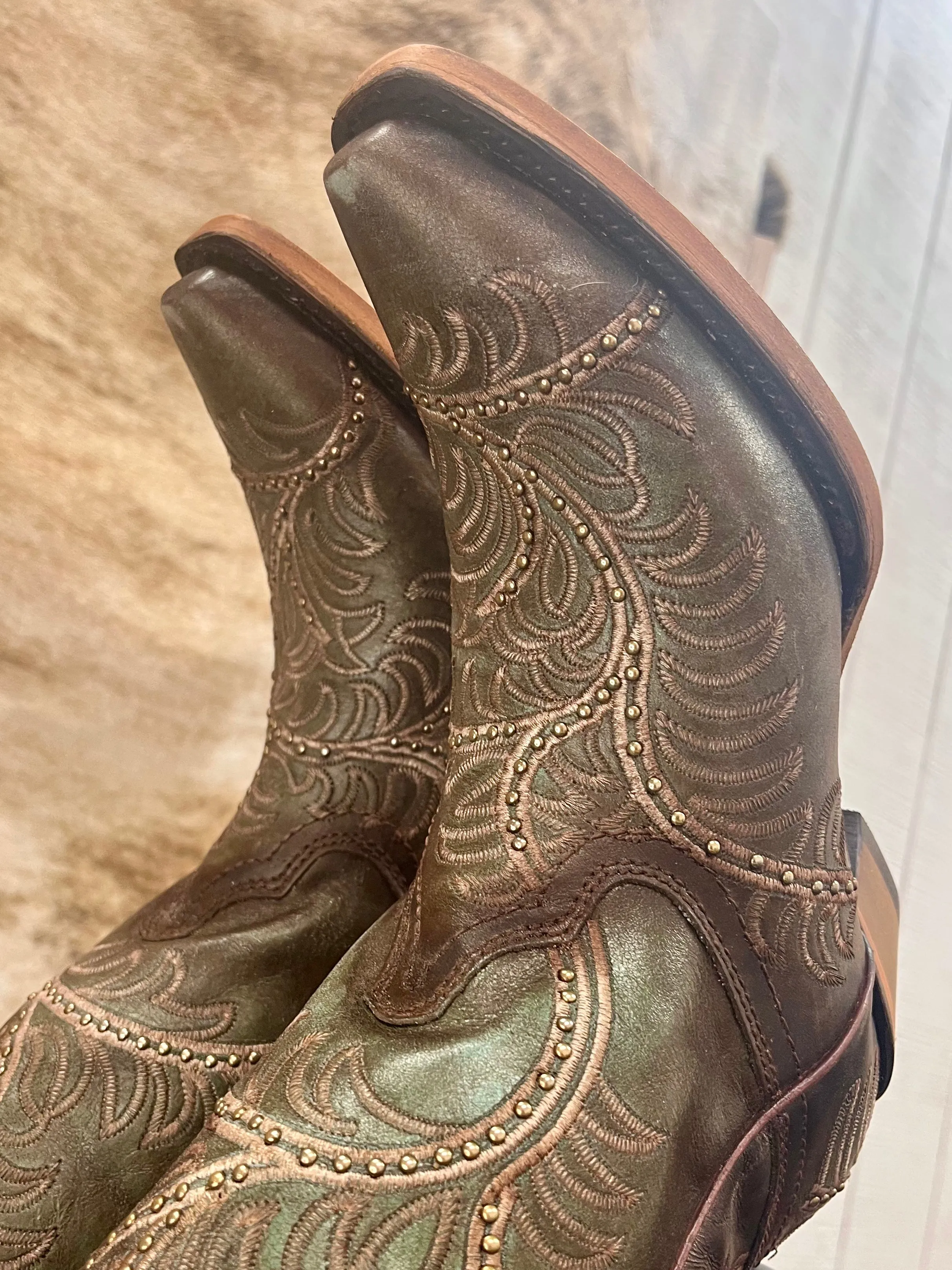 Corral Women's Distressed Turquoise/Green Snip Toe Cowgirl Boots C4009