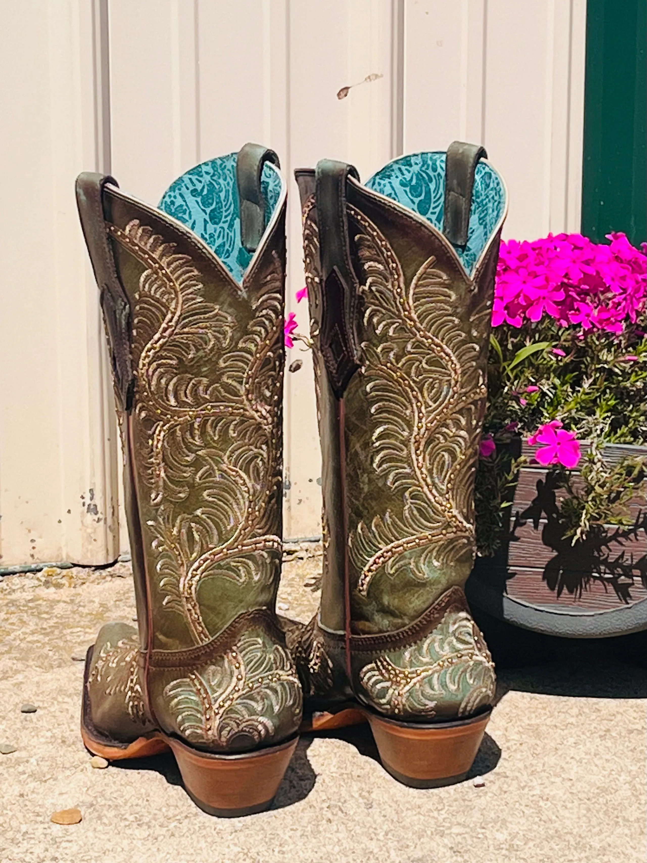 Corral Women's Distressed Turquoise/Green Snip Toe Cowgirl Boots C4009