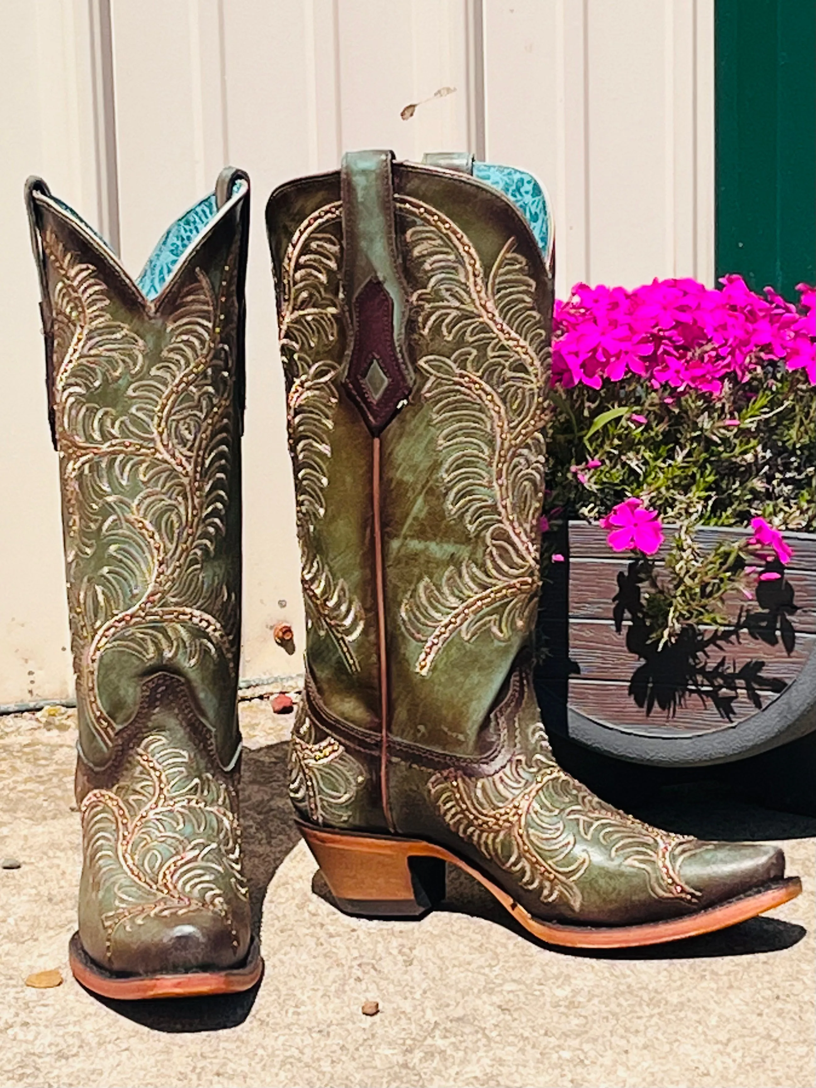 Corral Women's Distressed Turquoise/Green Snip Toe Cowgirl Boots C4009