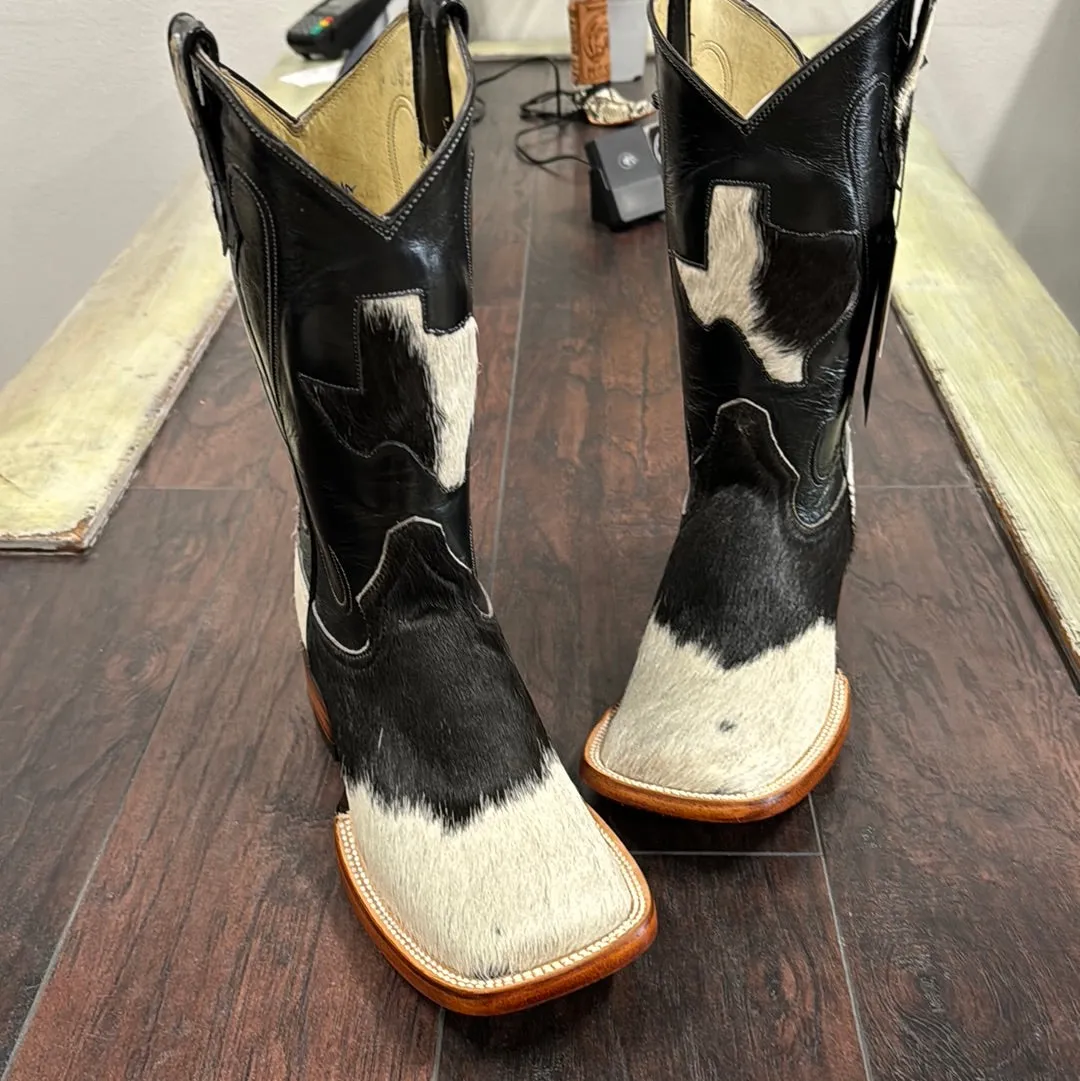 Cowhide-Black & White