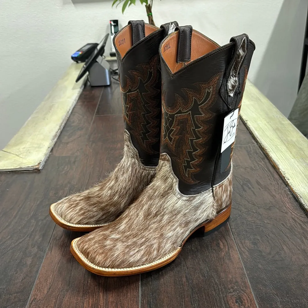 Cowhide br/wh sz 9.5 EE
