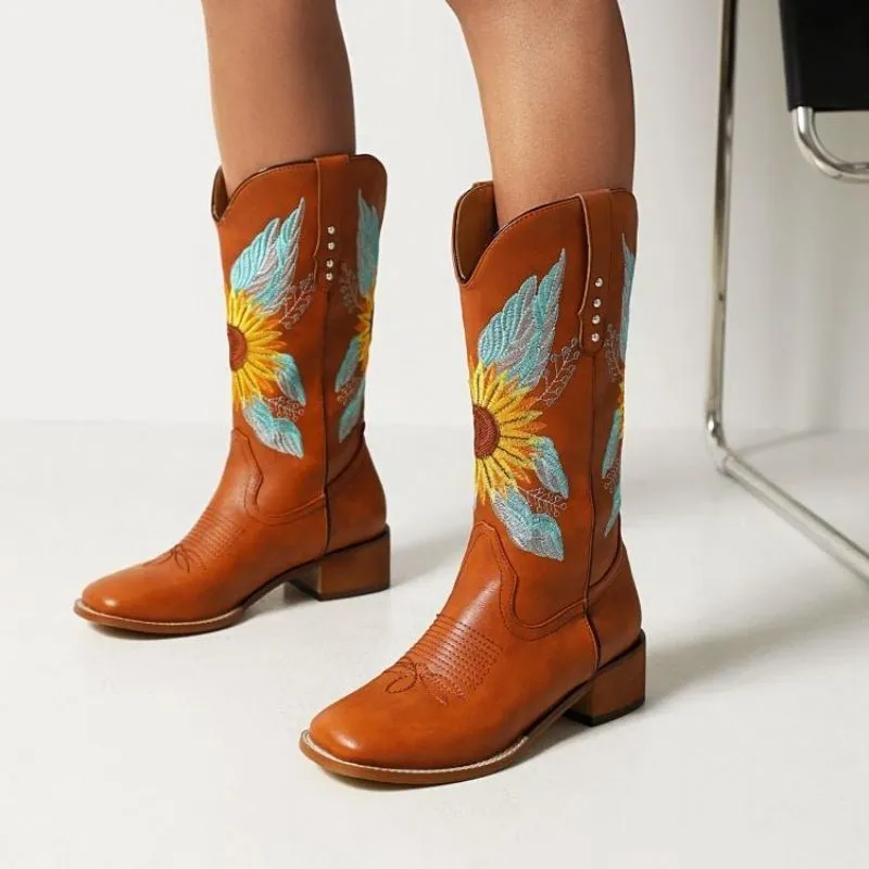 Customized Contrast Sunflower Embroidered Western Boots