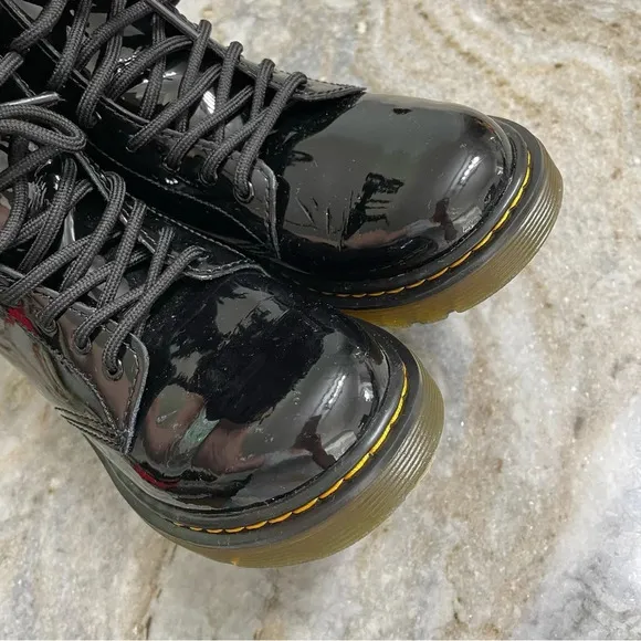Dr. Martens YOUTH 1460 PATENT LEATHER LACE UP BOOTS size 2