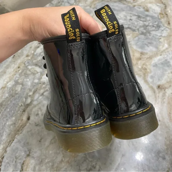 Dr. Martens YOUTH 1460 PATENT LEATHER LACE UP BOOTS size 2
