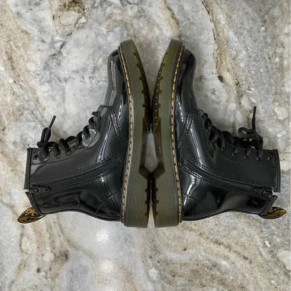 Dr. Martens YOUTH 1460 PATENT LEATHER LACE UP BOOTS size 2