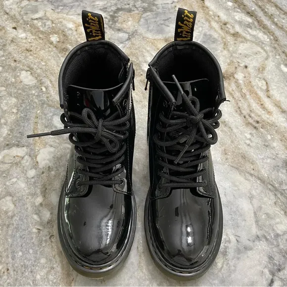 Dr. Martens YOUTH 1460 PATENT LEATHER LACE UP BOOTS size 2