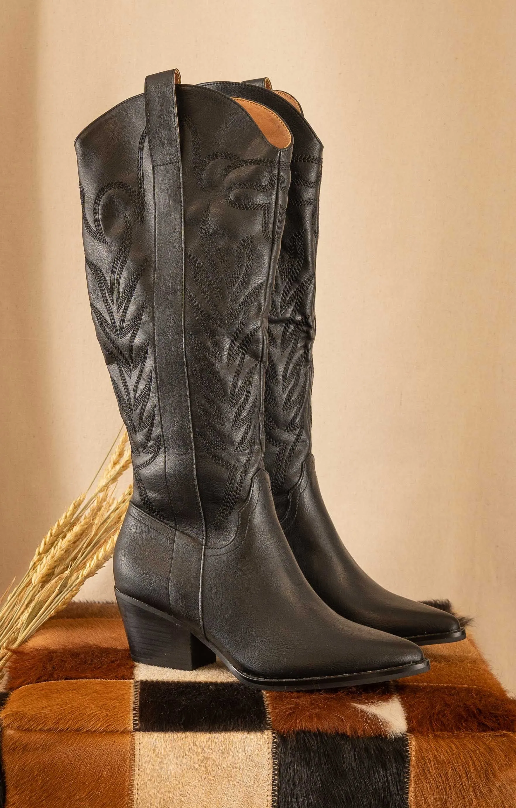Elle Cowgirl Boots -Black