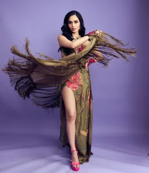 Manushi Chhillar in Mehbooba Set