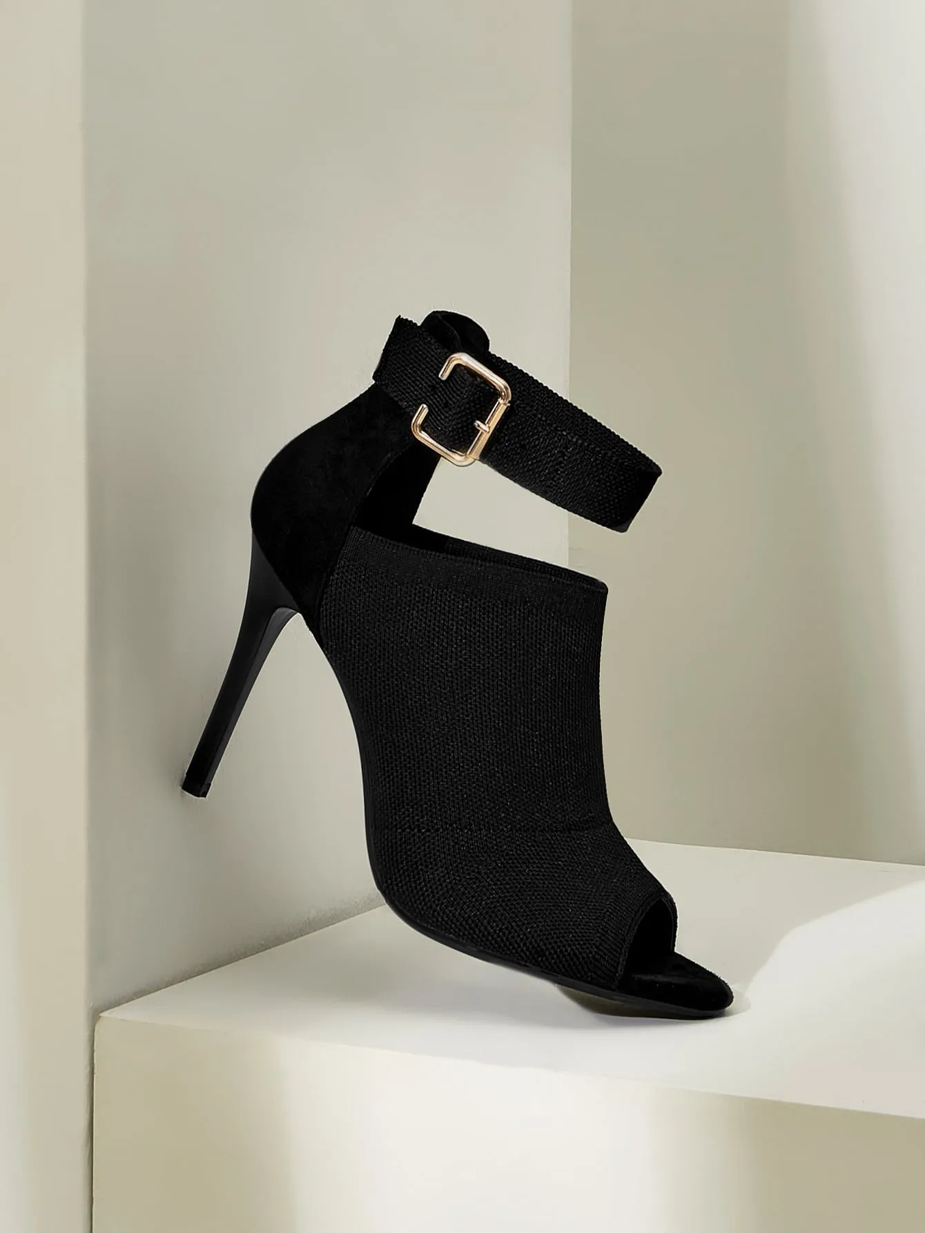 Minimalist Buckle Decor Peep Toe Cut Out Stiletto Heeled Boots - Black