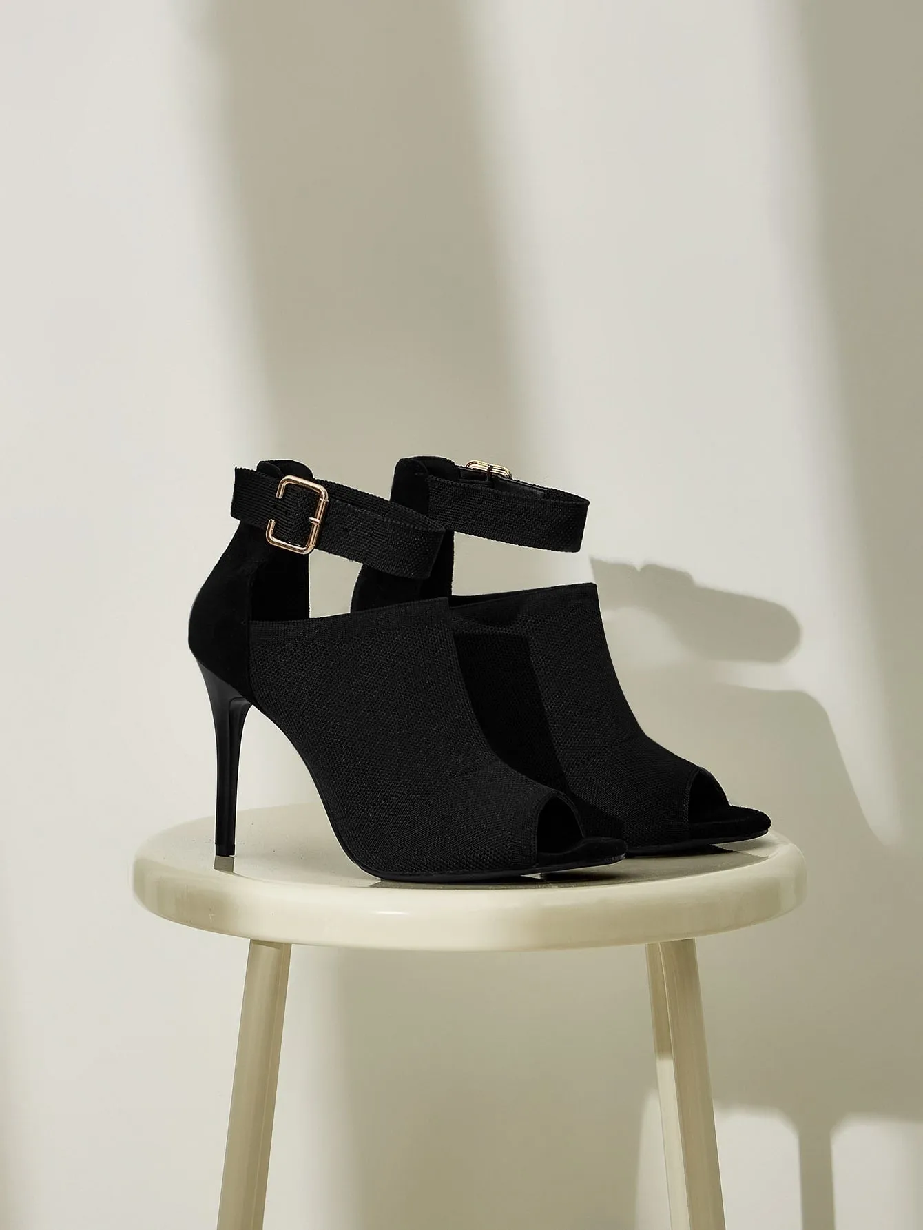 Minimalist Buckle Decor Peep Toe Cut Out Stiletto Heeled Boots - Black