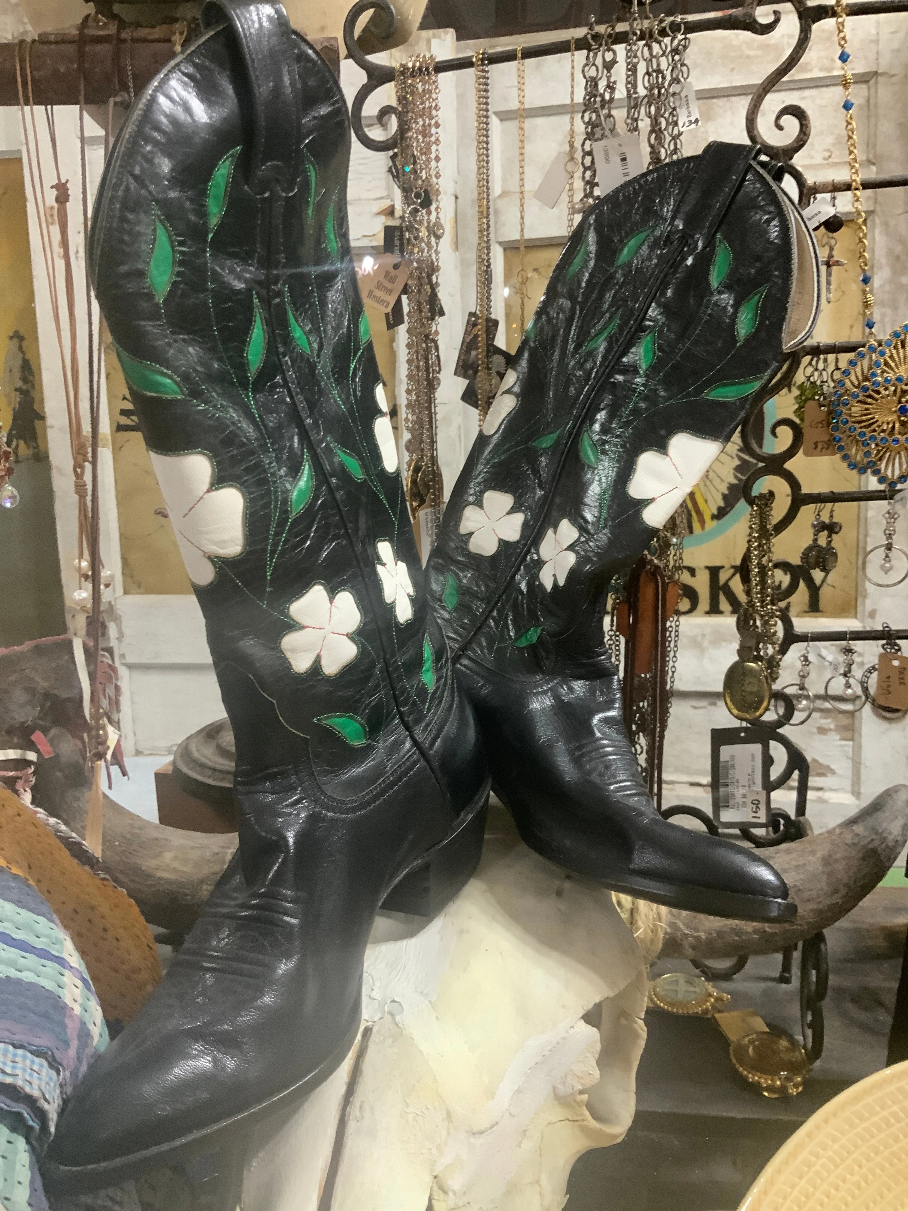 NEW VINTAGE Inlay Floral Mahan Boots 6.5