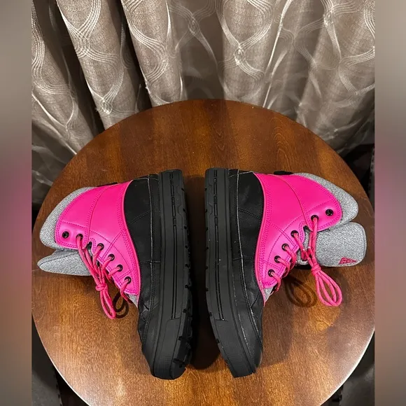 Nike Girls ACG 524876-600) Pink/Black/Grey Boots - Size 6Y