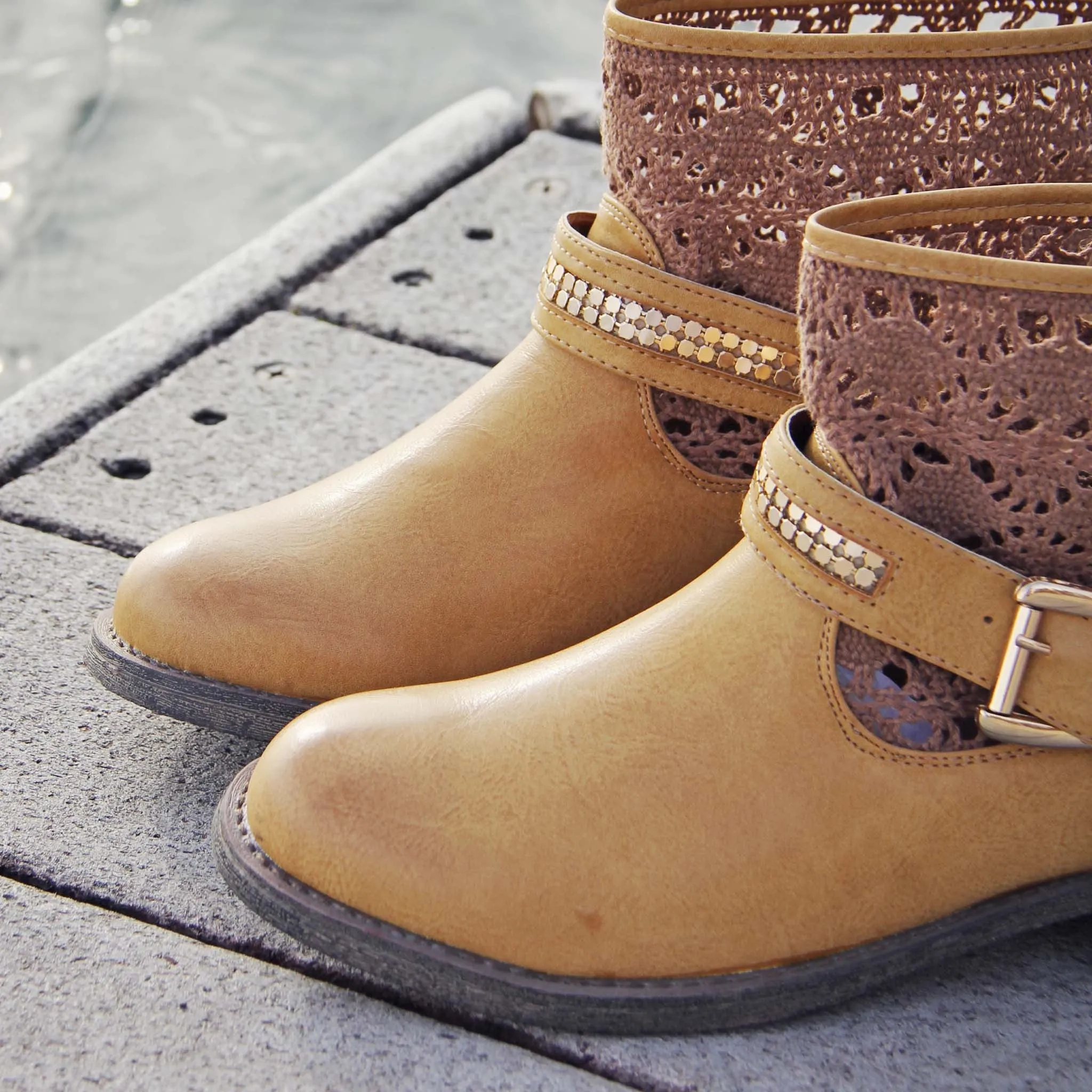 Northern Meadow Lace Boots