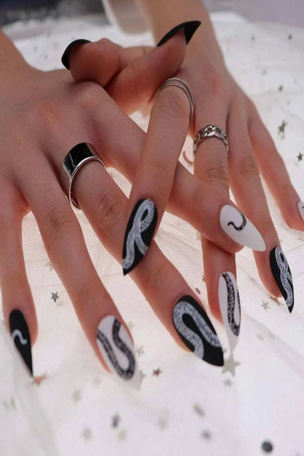 Press On Nails Matte Stiletto Snake Black And White Nails Kit