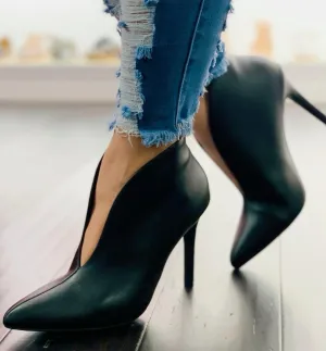 Pumps V Cut