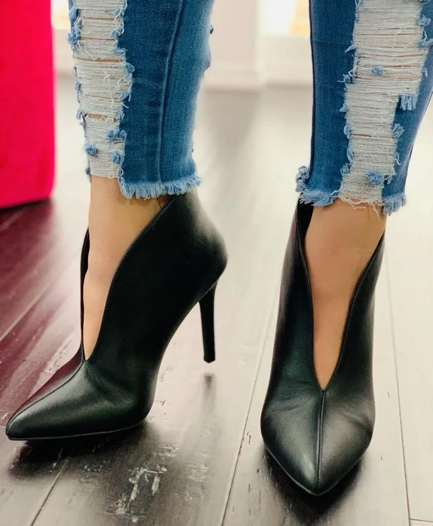 Pumps V Cut