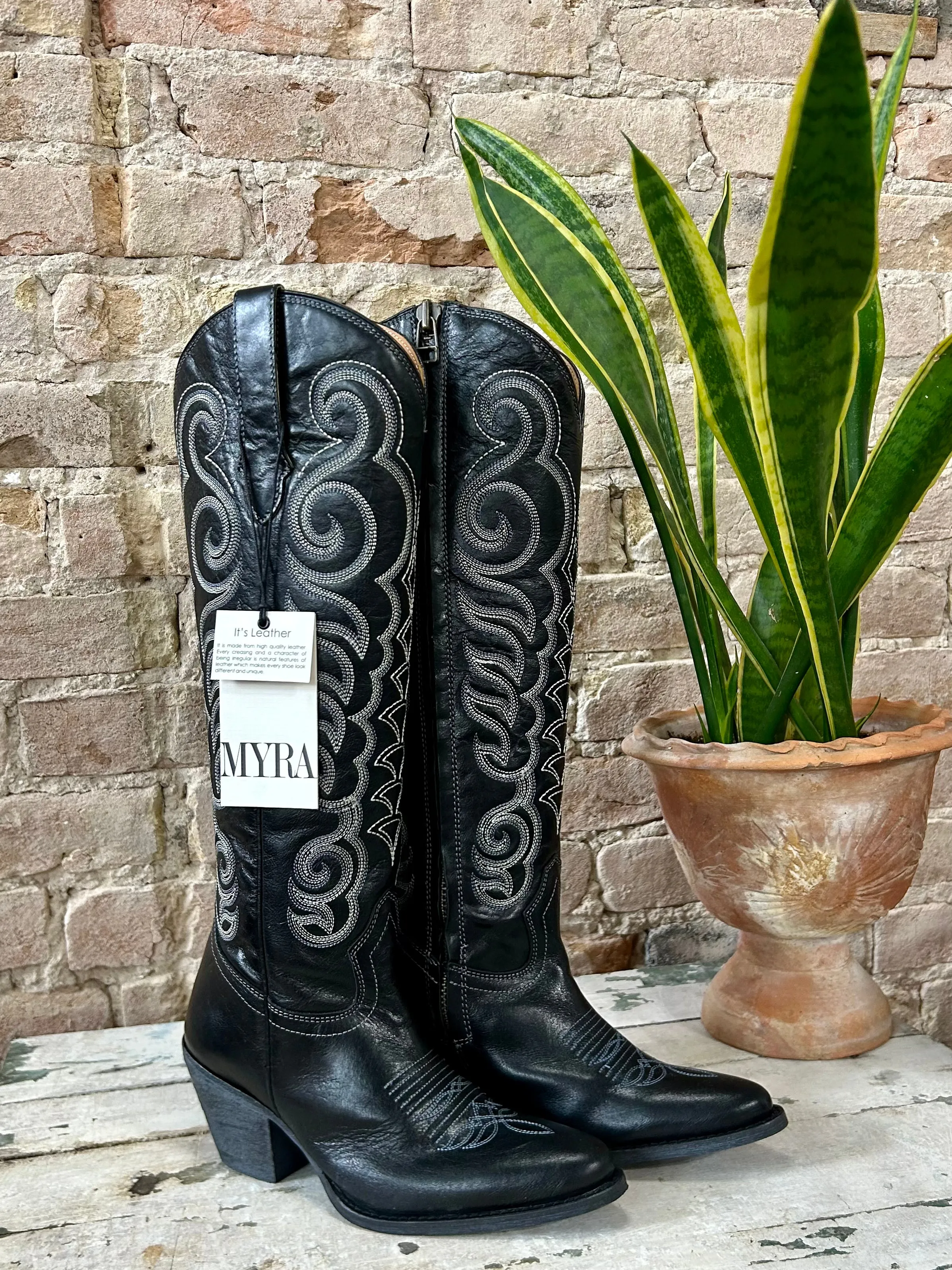 RESTOCK MYRA Black Embroidered Leather Boots