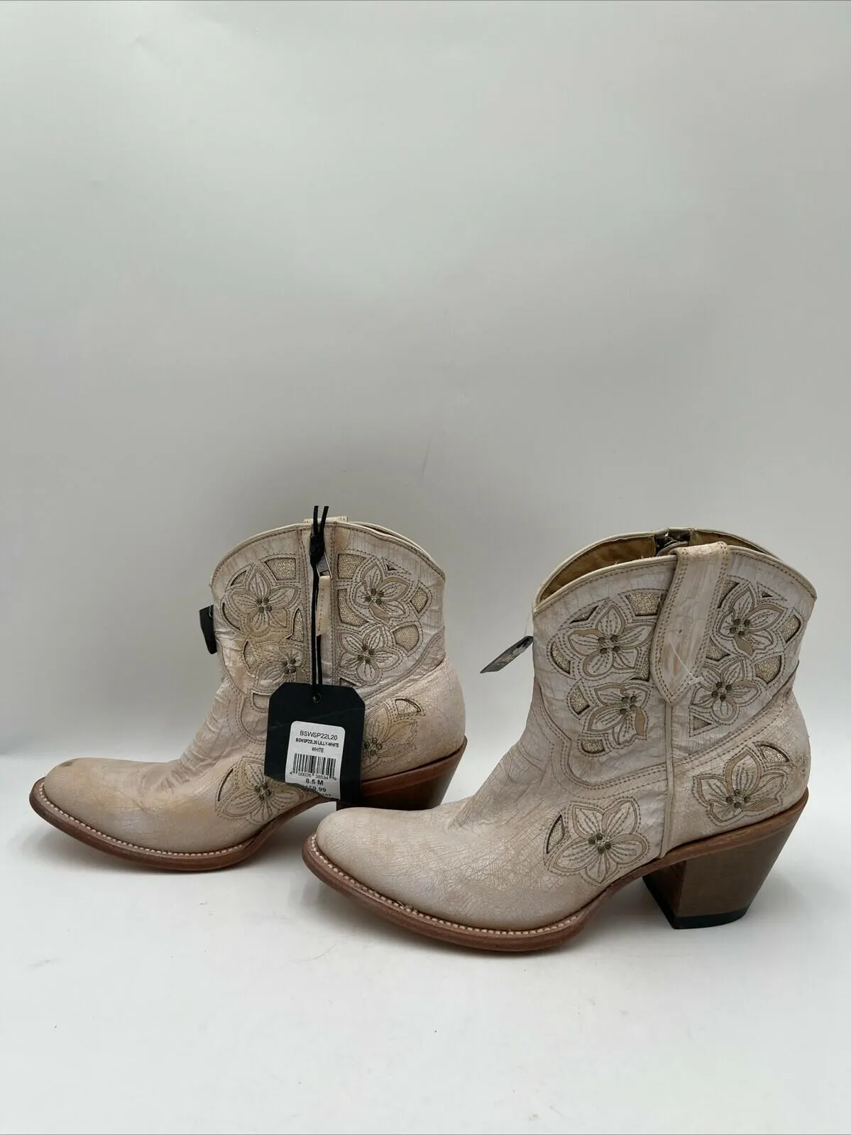 SHYANNE WOMEN'S LILY FLORAL EMBROIDERED WESTERN FASHION BOOTIES White Size 8.5M - Very Good
