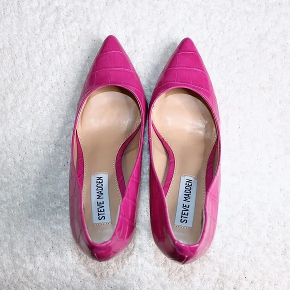 Steve Madden Vala-C Pointed Toe Pump in Pink Size 6 NWOB