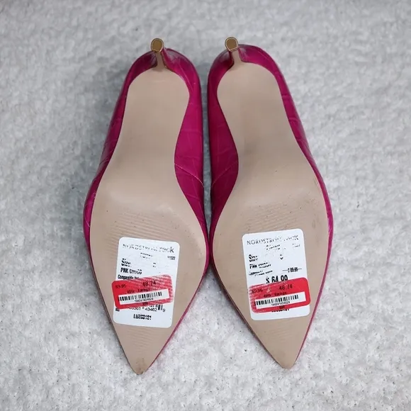 Steve Madden Vala-C Pointed Toe Pump in Pink Size 6 NWOB