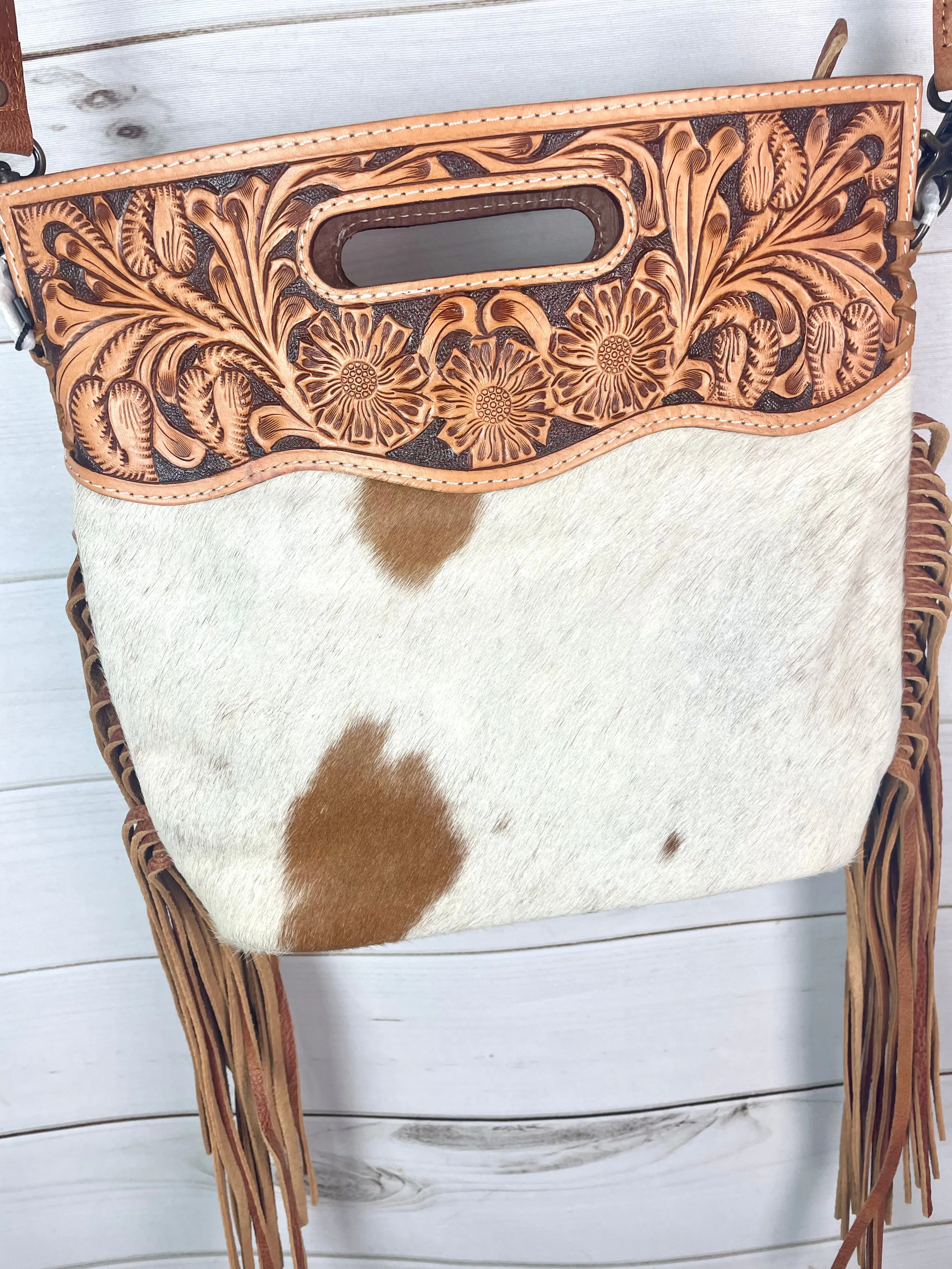 Tan & White Hide Tooled Handle Fringe / Crossbody Handbag
