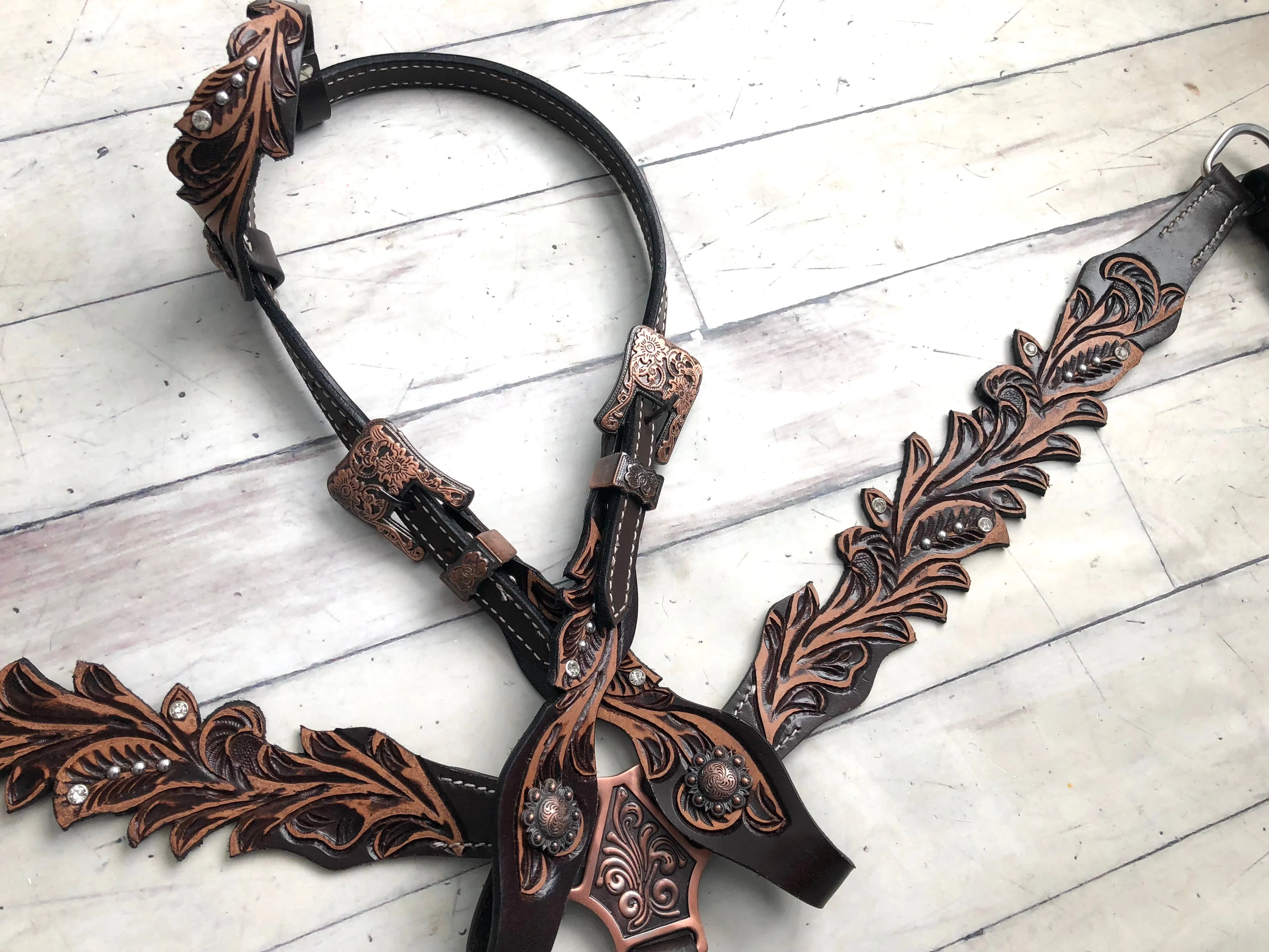 Tooled Roughout Dark To Light Distressed Leather Feather Tack Set