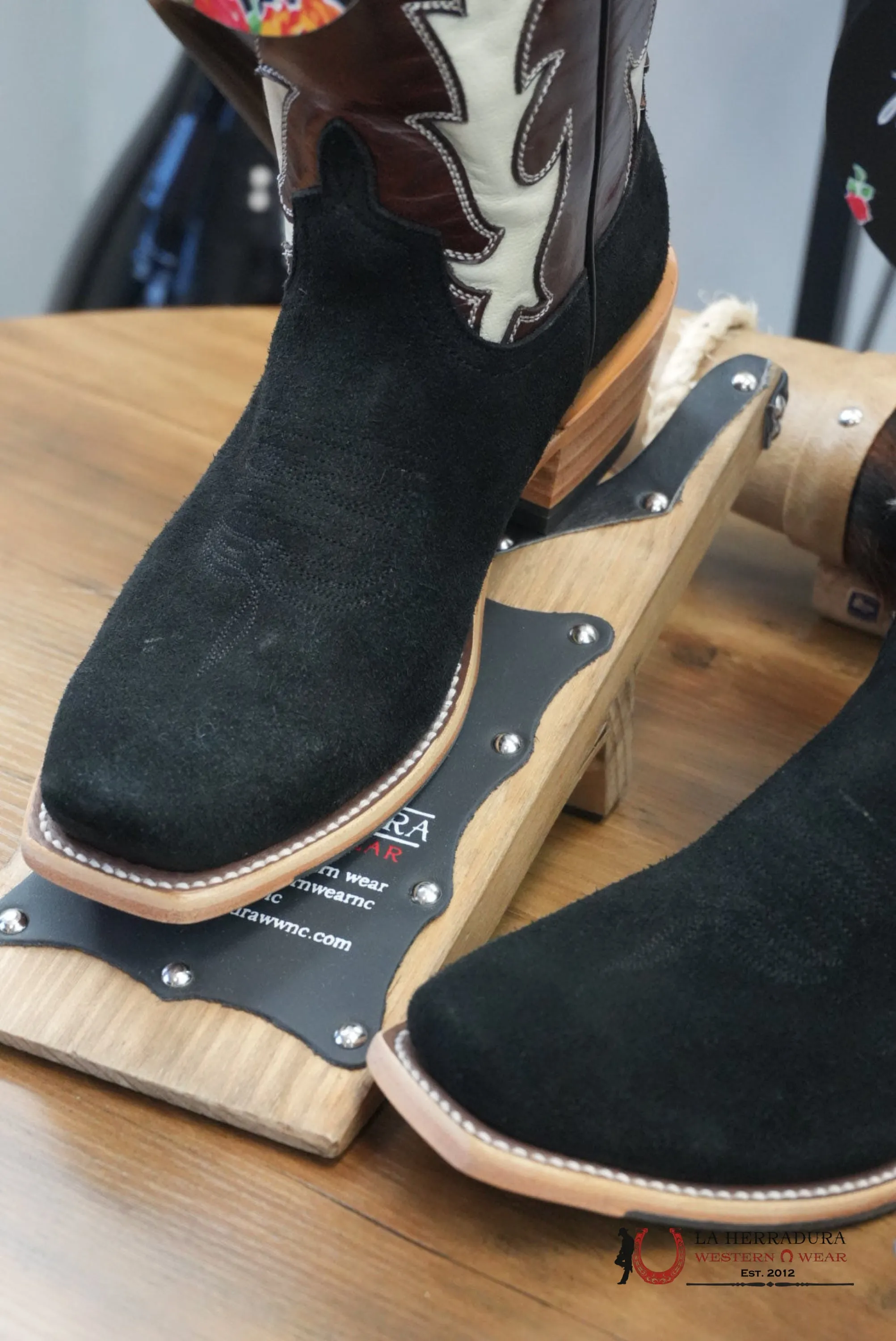 WOMENS MACIE BEAN BLACK SUEDE WHISKEY VAQUERO NARROW TOE - M9523